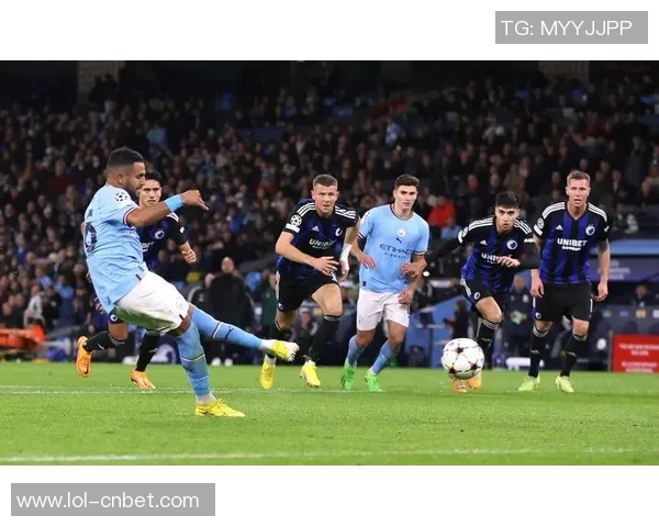 欧冠经典对决：那不勒斯顽强逼平皇马精彩集锦回顾